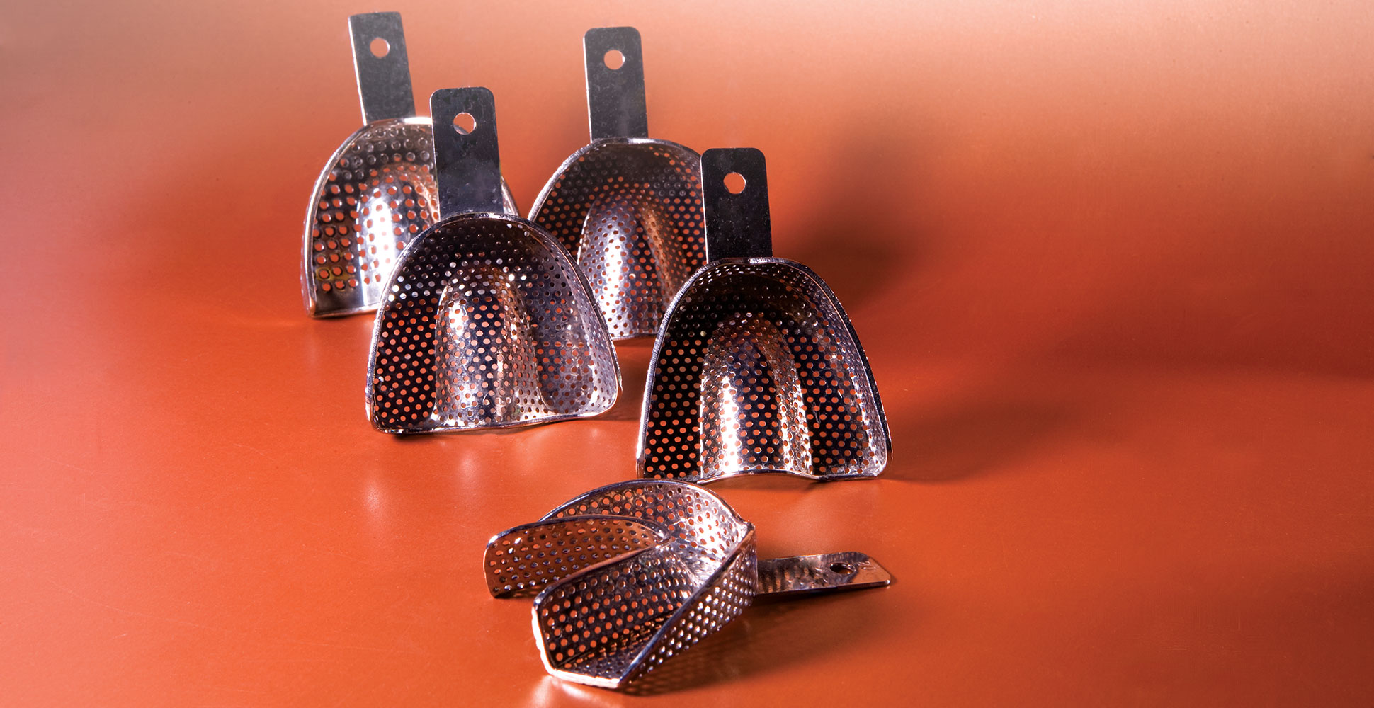Full arch metal impression trays